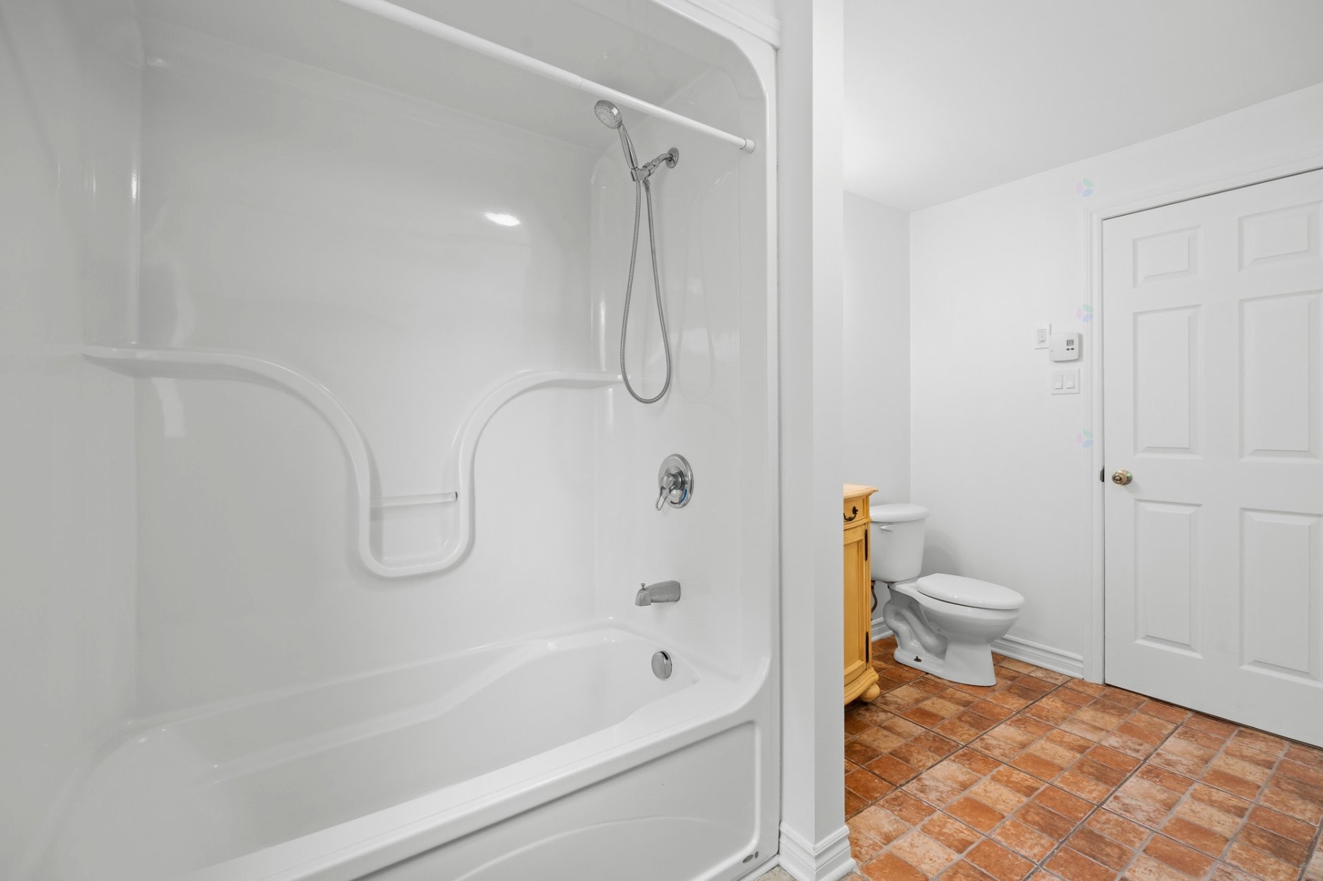 









101

 - 101A


Rue Cynthia

,
Sainte-Sophie,




QC
J5J1V8

