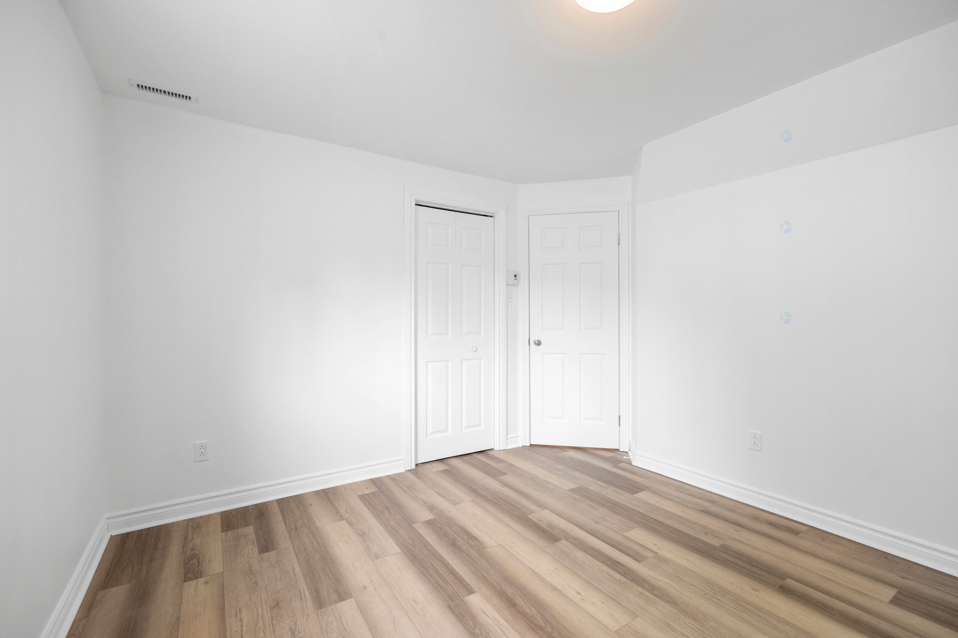 









101

 - 101A


Rue Cynthia

,
Sainte-Sophie,




QC
J5J1V8

