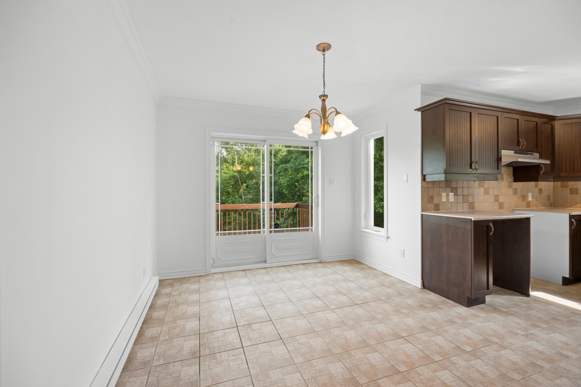 









101

 - 101A


Rue Cynthia

,
Sainte-Sophie,




QC
J5J1V8

