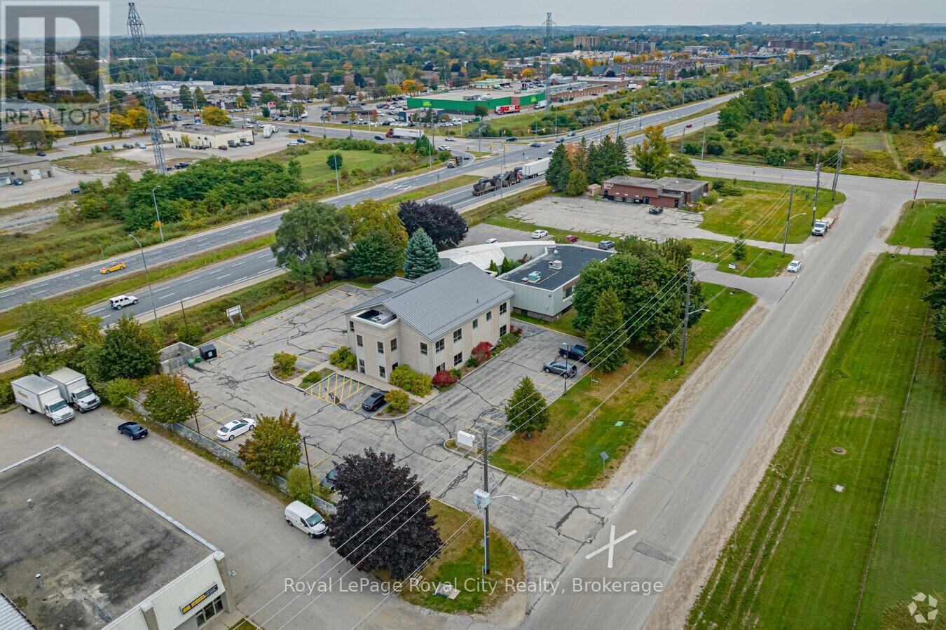 












100 - 21 LEWIS ROAD

,
Guelph (Willow West/Sugarbush/West Acres),




Ontario
N1H1E9

