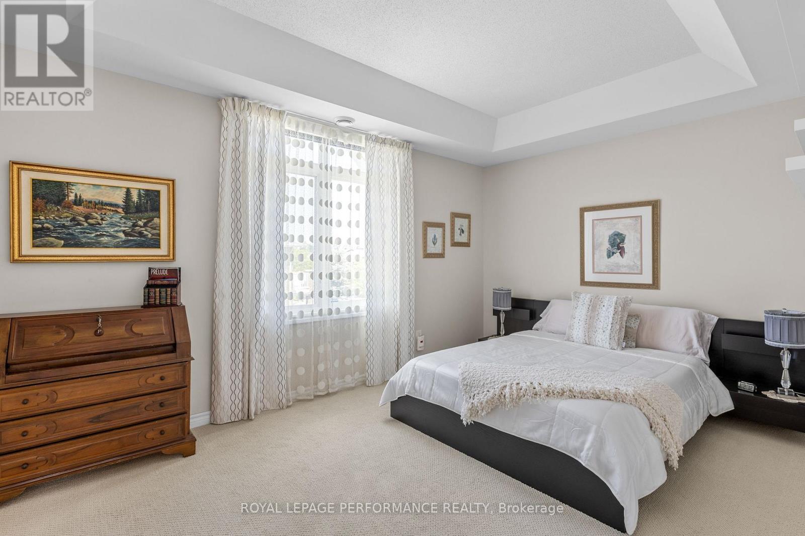 












80A STONEHAVEN DRIVE

,
Ottawa,




Ontario
K2M0C1

