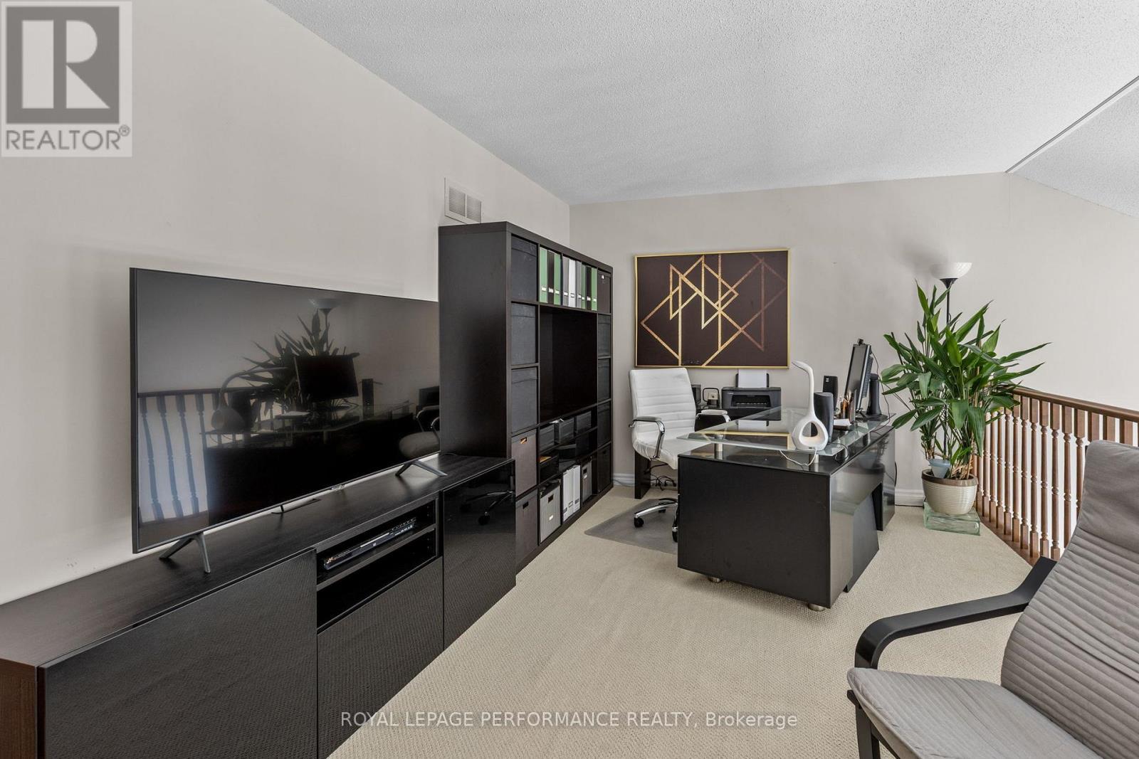 












80A STONEHAVEN DRIVE

,
Ottawa,




Ontario
K2M0C1


