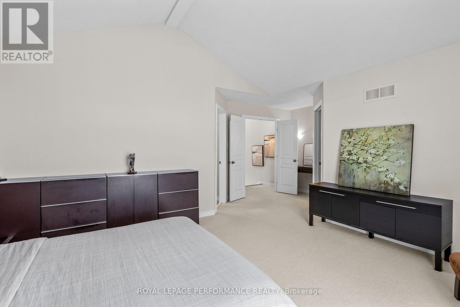 












80A STONEHAVEN DRIVE

,
Ottawa,




Ontario
K2M0C1

