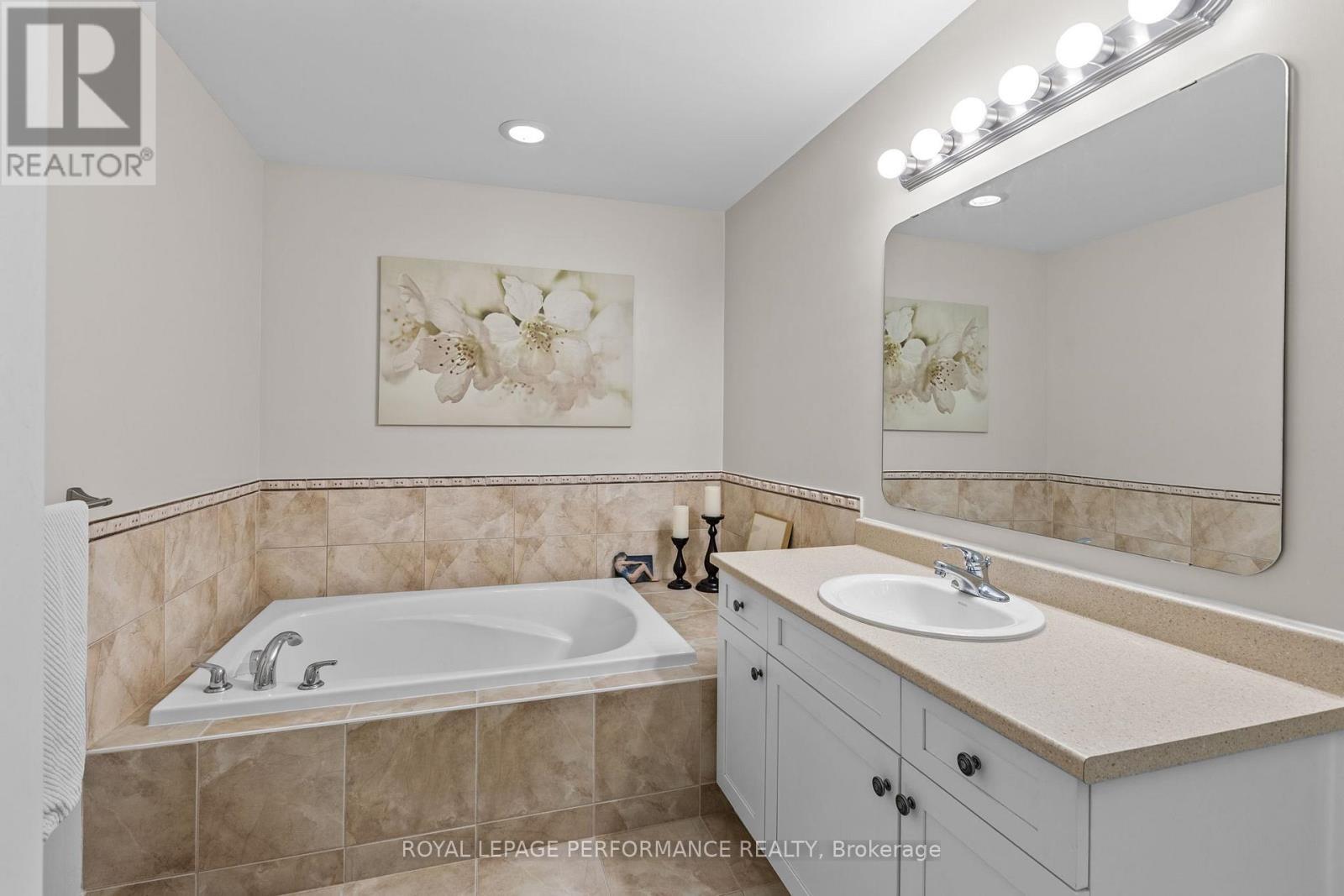 












80A STONEHAVEN DRIVE

,
Ottawa,




Ontario
K2M0C1

