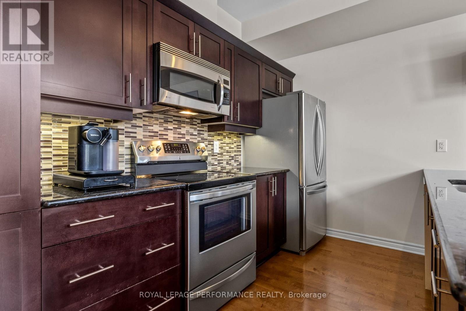 












80A STONEHAVEN DRIVE

,
Ottawa,




Ontario
K2M0C1

