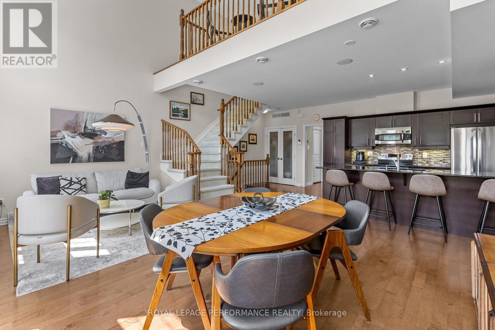 












80A STONEHAVEN DRIVE

,
Ottawa,




Ontario
K2M0C1

