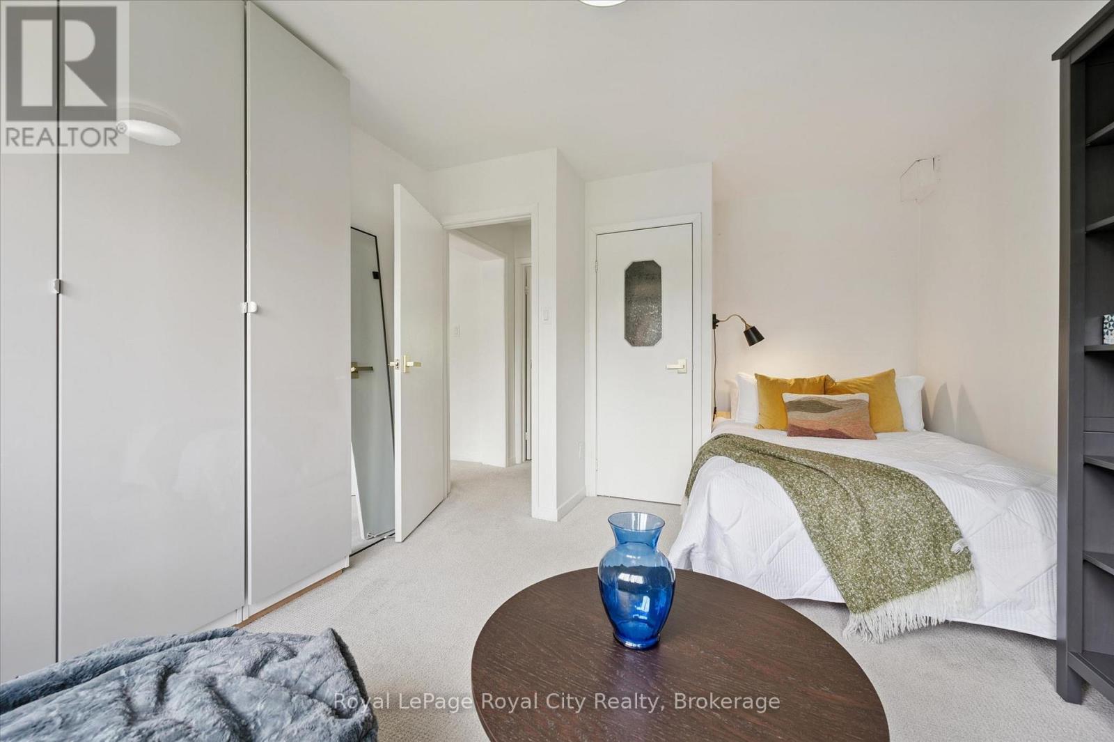 












149 - 295 WATER STREET

,
Guelph (Dovercliffe Park/Old University),




Ontario
N1G2X5

