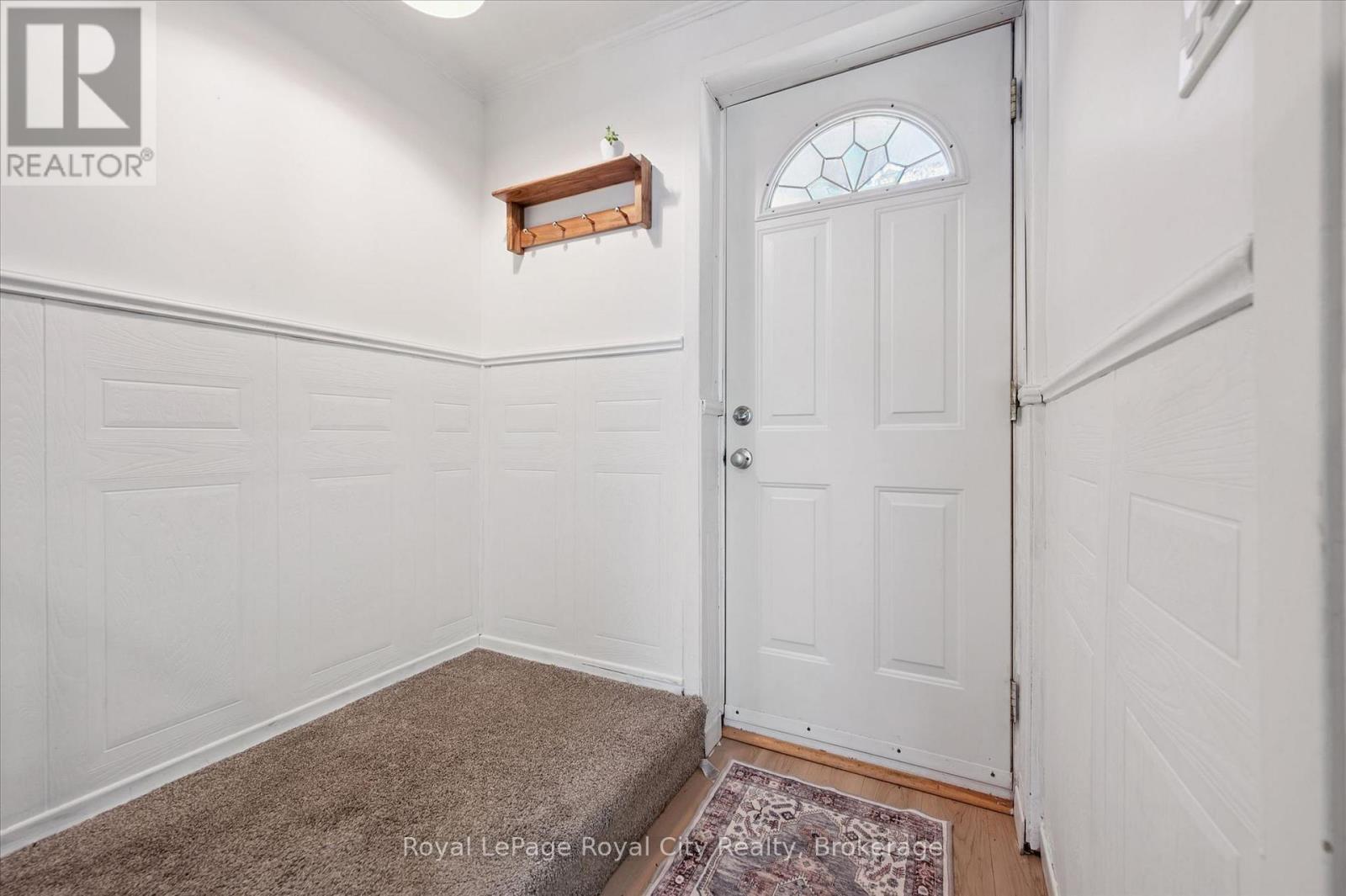 












149 - 295 WATER STREET

,
Guelph (Dovercliffe Park/Old University),




Ontario
N1G2X5

