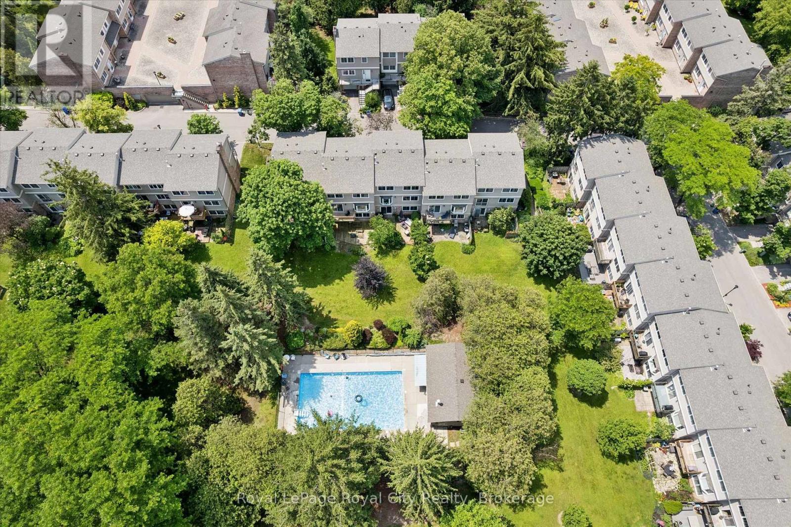 












149 - 295 WATER STREET

,
Guelph (Dovercliffe Park/Old University),




Ontario
N1G2X5

