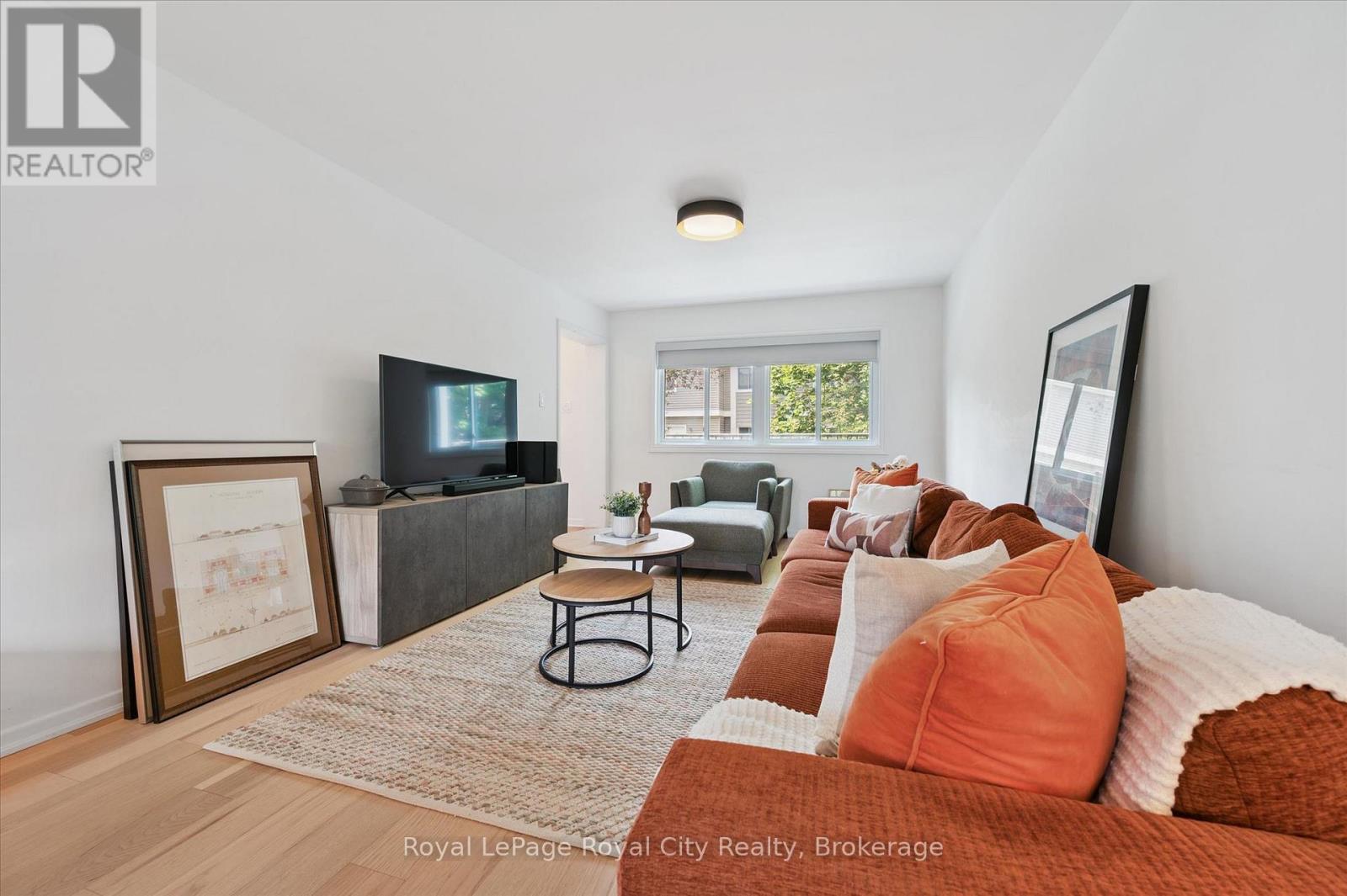 












149 - 295 WATER STREET

,
Guelph (Dovercliffe Park/Old University),




Ontario
N1G2X5

