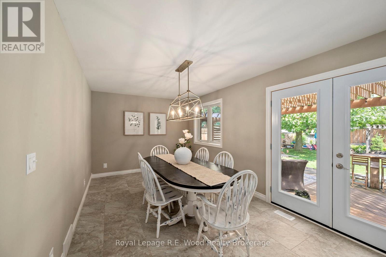 












117 ALLEN STREET

,
Tillsonburg,




Ontario
N4G5J9

