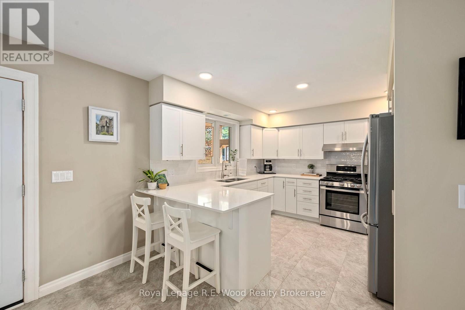 












117 ALLEN STREET

,
Tillsonburg,




Ontario
N4G5J9

