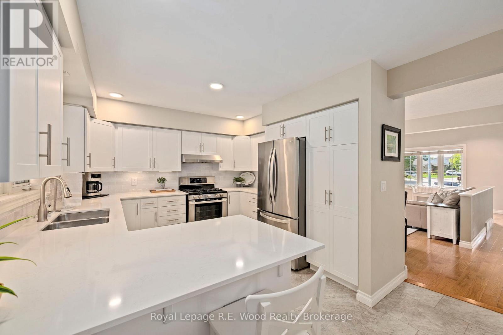 












117 ALLEN STREET

,
Tillsonburg,




Ontario
N4G5J9


