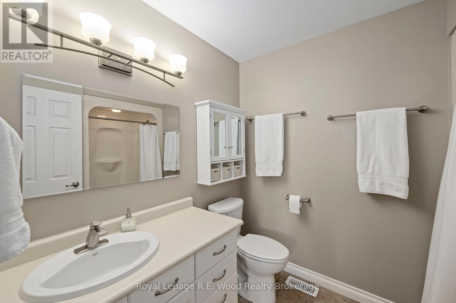 












117 ALLEN STREET

,
Tillsonburg,




Ontario
N4G5J9

