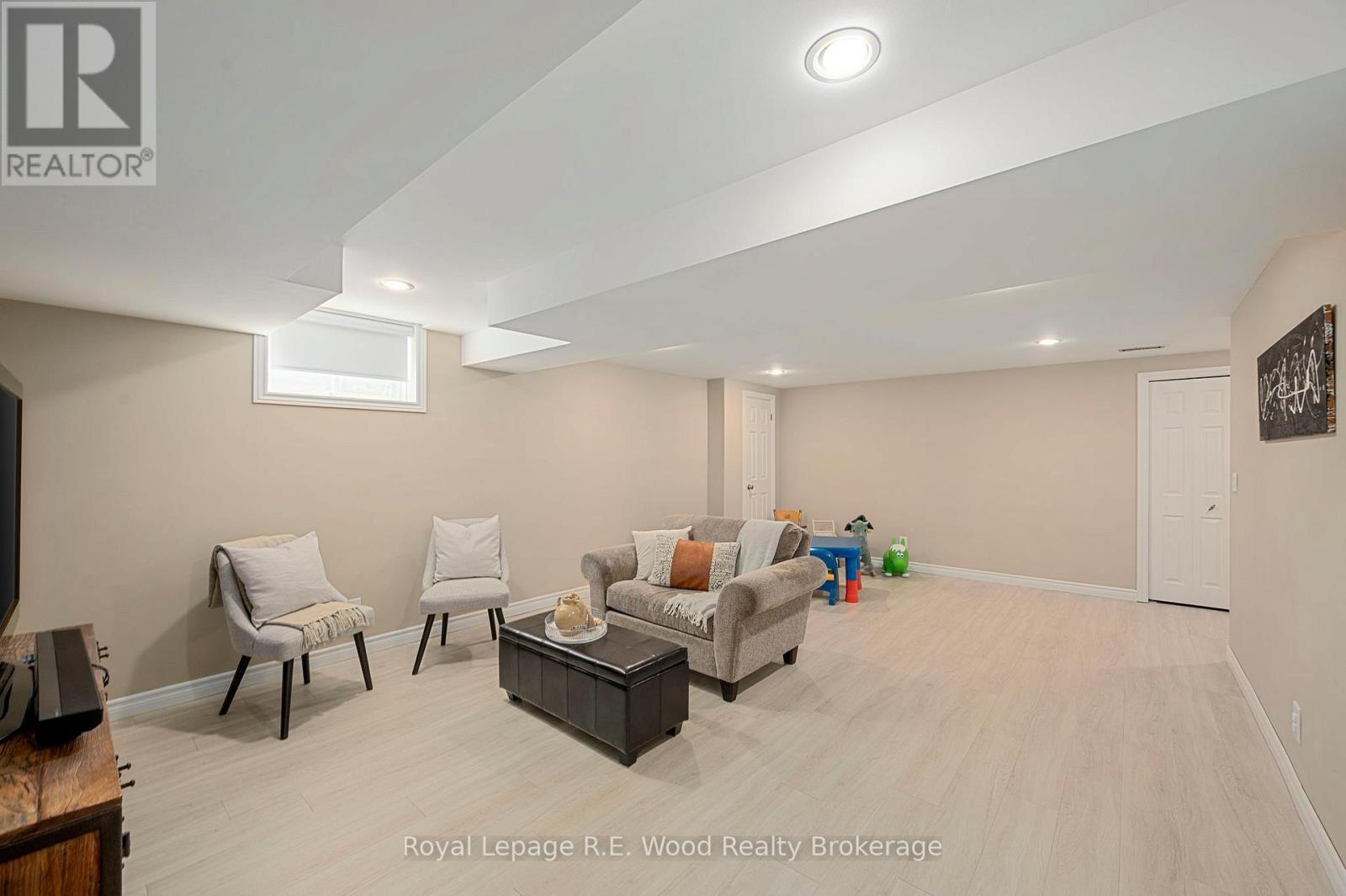 












117 ALLEN STREET

,
Tillsonburg,




Ontario
N4G5J9

