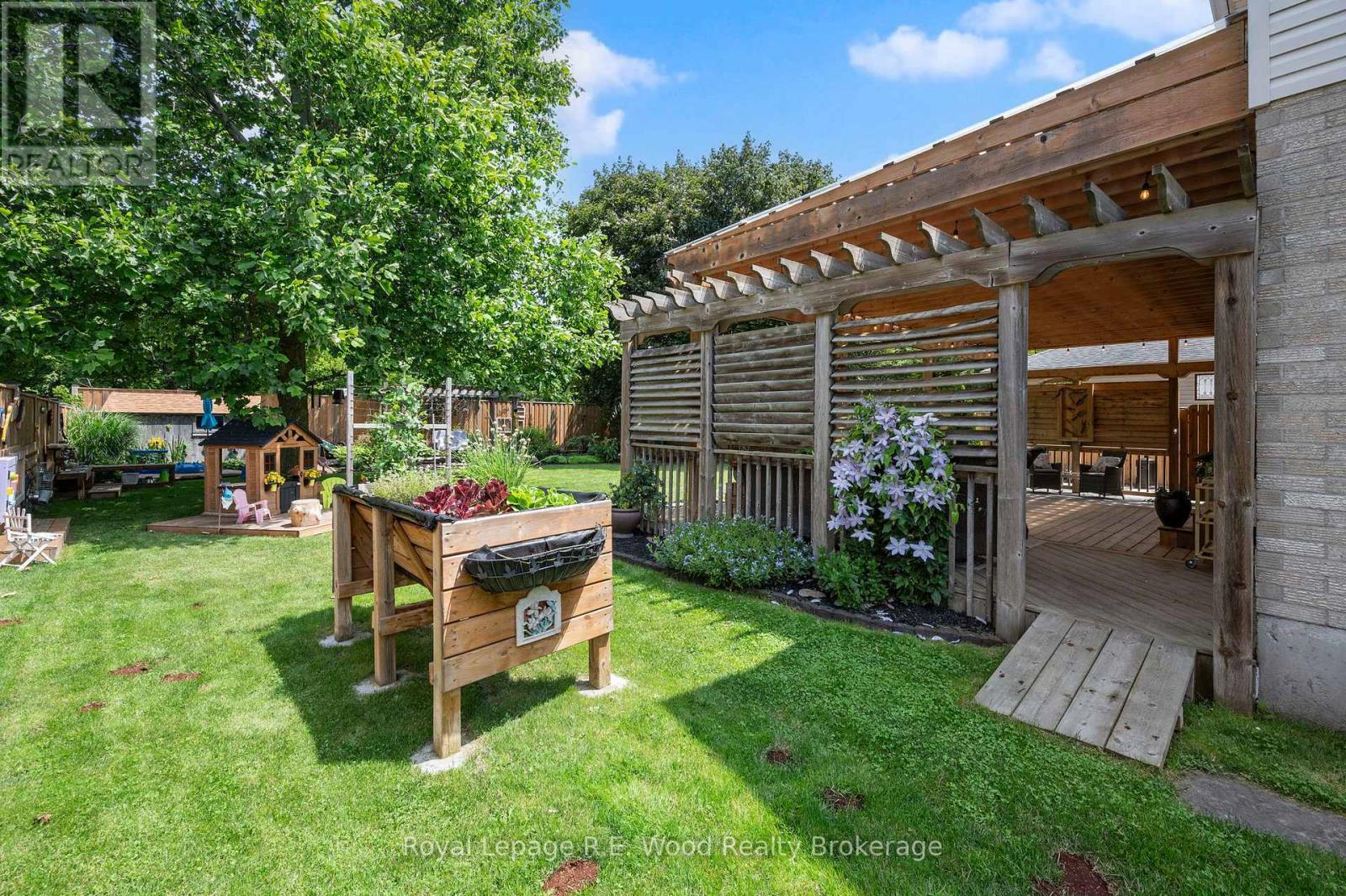 












117 ALLEN STREET

,
Tillsonburg,




Ontario
N4G5J9

