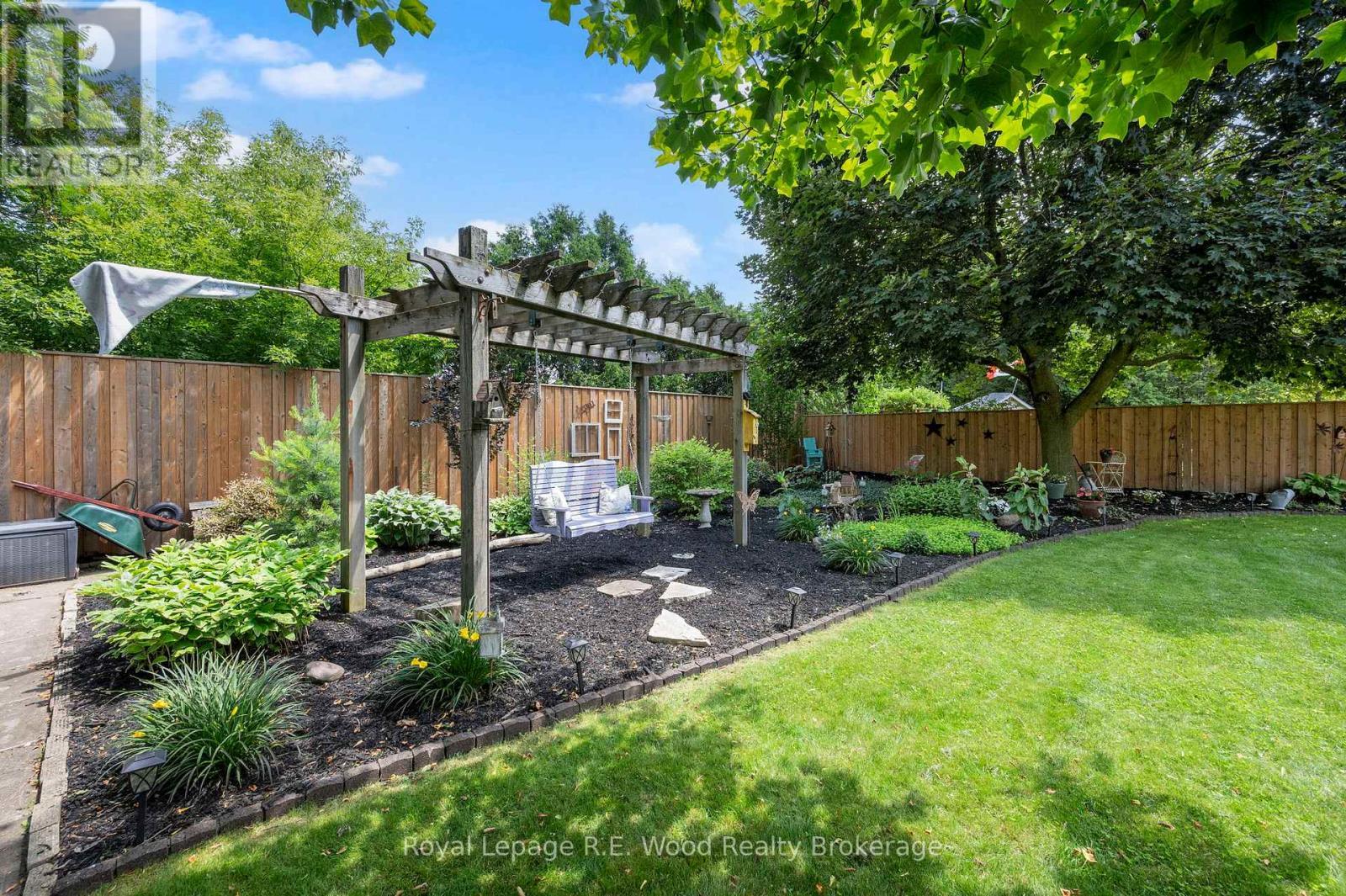 












117 ALLEN STREET

,
Tillsonburg,




Ontario
N4G5J9

