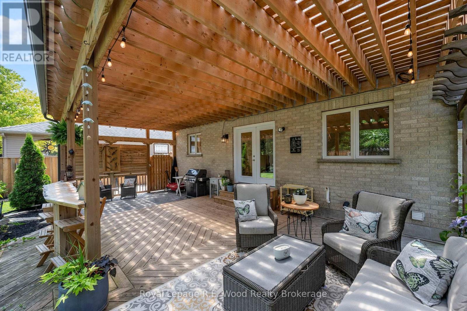 












117 ALLEN STREET

,
Tillsonburg,




Ontario
N4G5J9

