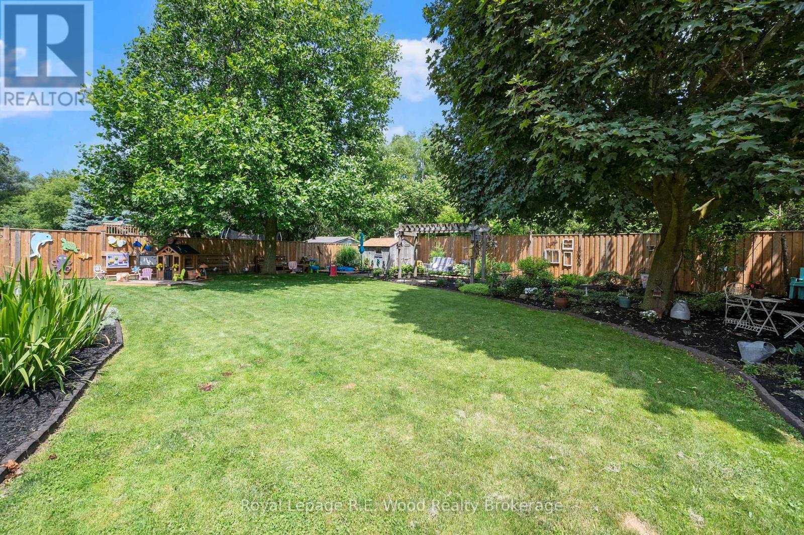 












117 ALLEN STREET

,
Tillsonburg,




Ontario
N4G5J9


