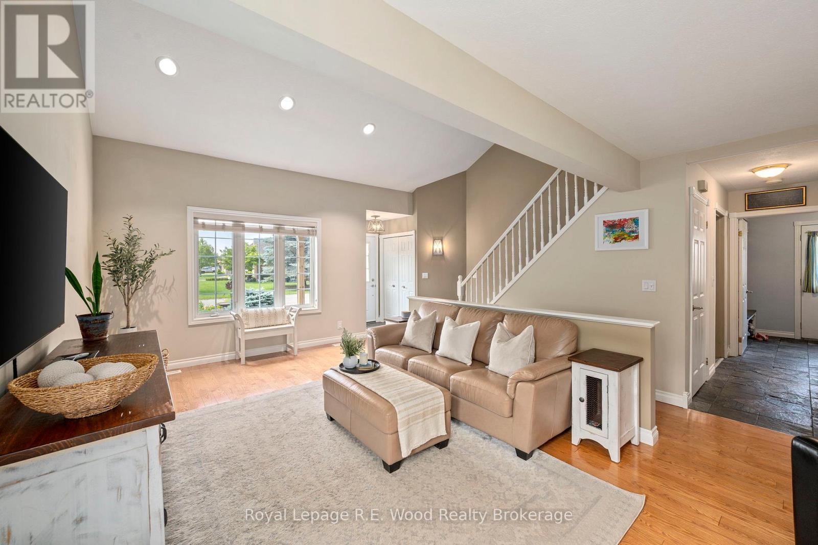 












117 ALLEN STREET

,
Tillsonburg,




Ontario
N4G5J9

