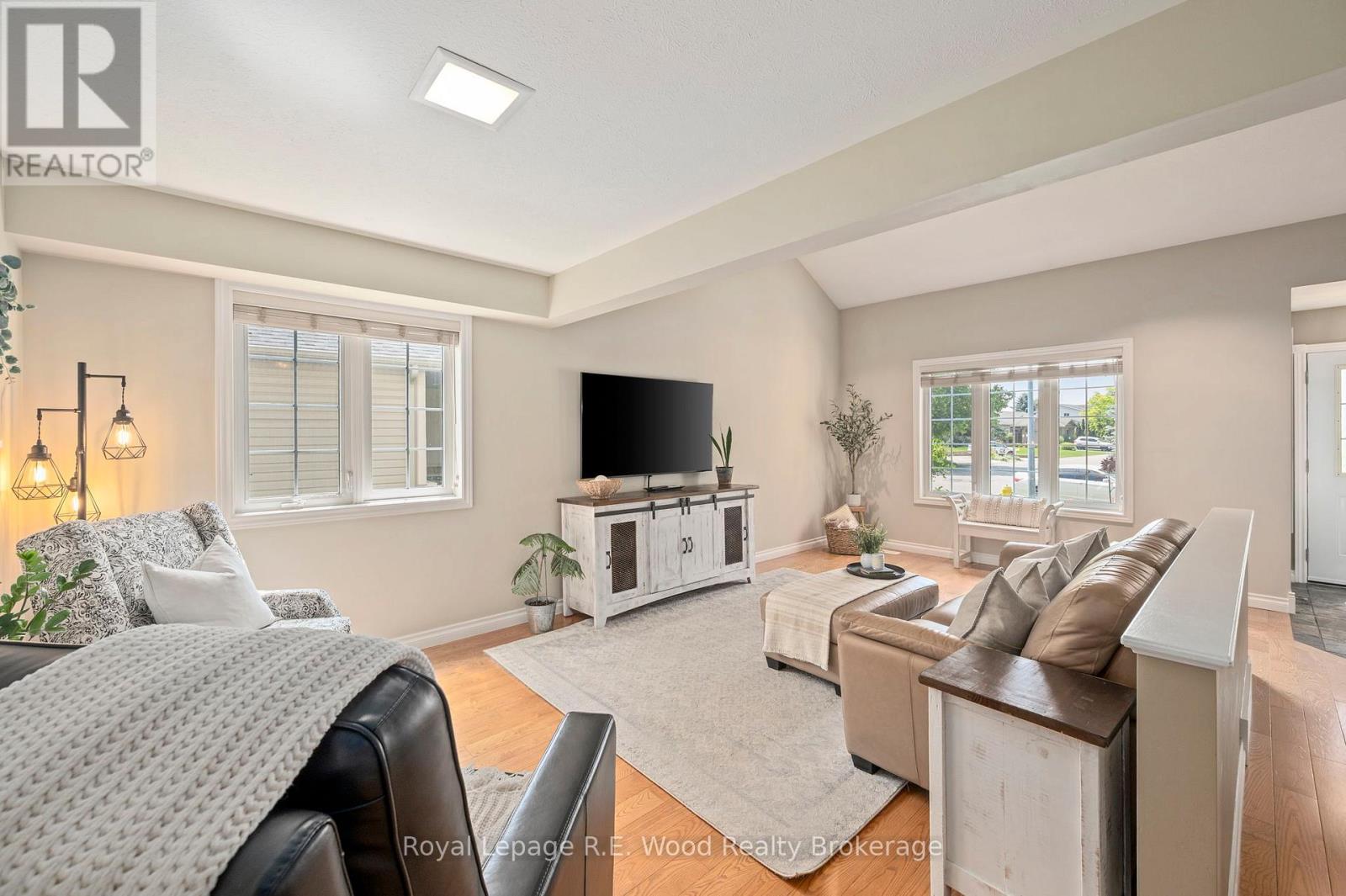 












117 ALLEN STREET

,
Tillsonburg,




Ontario
N4G5J9

