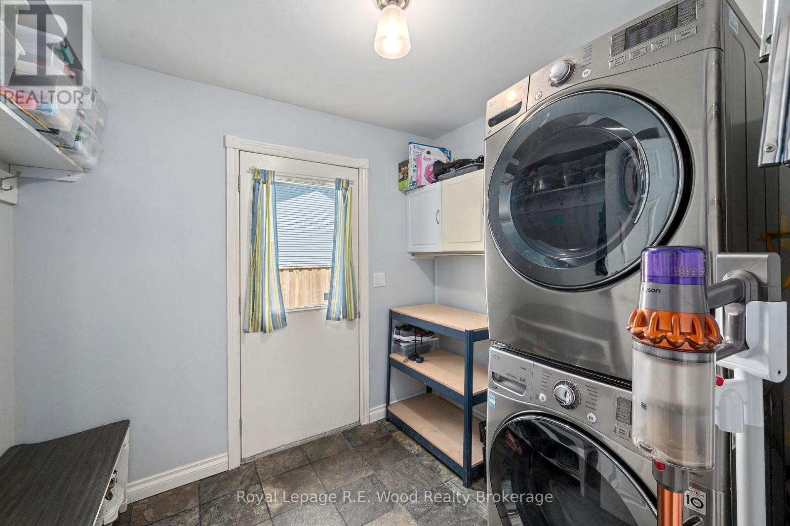 












117 ALLEN STREET

,
Tillsonburg,




Ontario
N4G5J9

