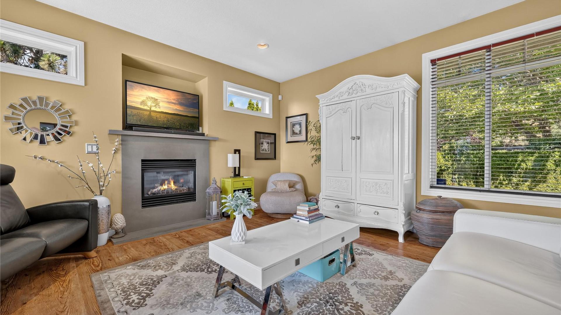 









1124


Peak Point

Drive,
West Kelowna,




BC
V1Z 4A9

