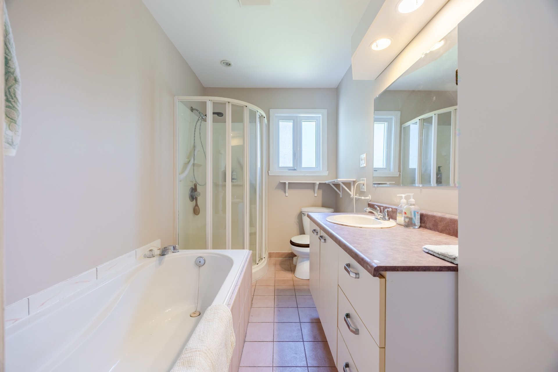 









415


Av. Thorncrest

,
Dorval,




QC
H9S2X9

