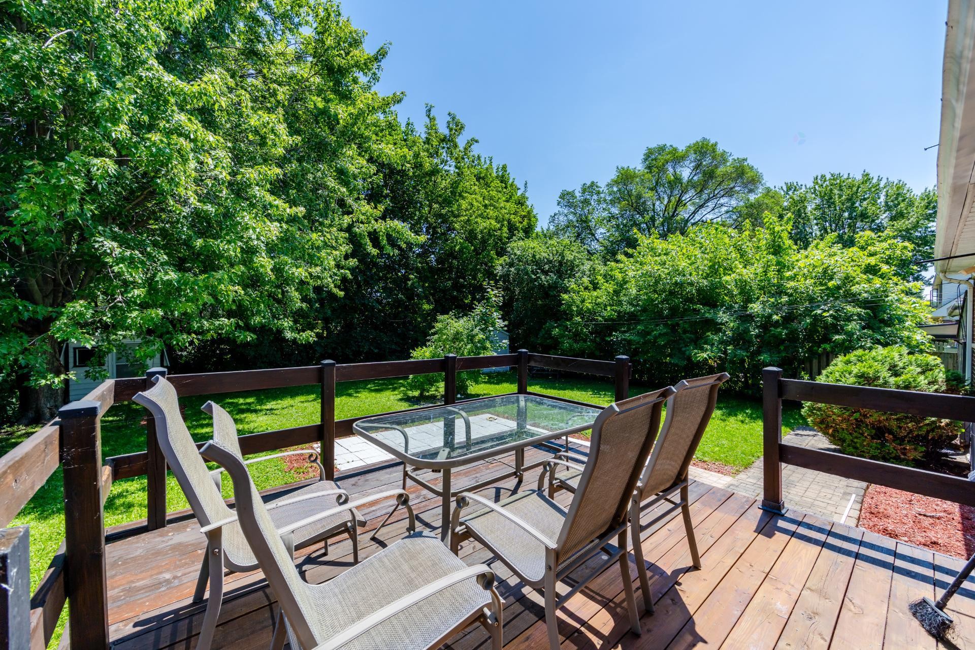 









415


Av. Thorncrest

,
Dorval,




QC
H9S2X9

