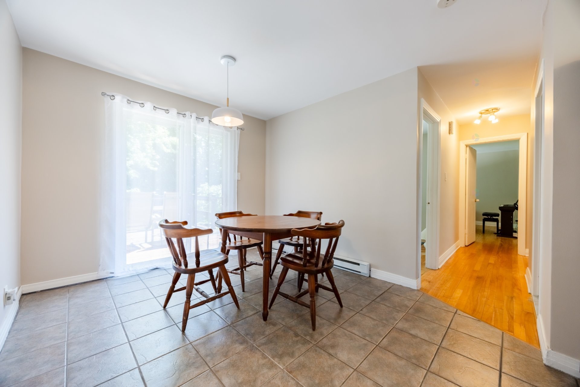 









415


Av. Thorncrest

,
Dorval,




QC
H9S2X9

