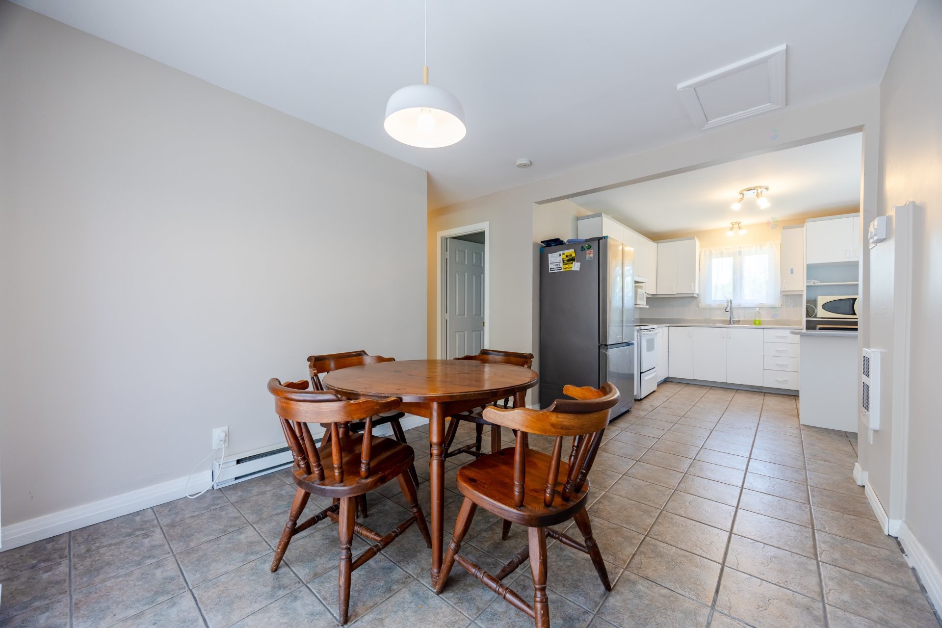 









415


Av. Thorncrest

,
Dorval,




QC
H9S2X9

