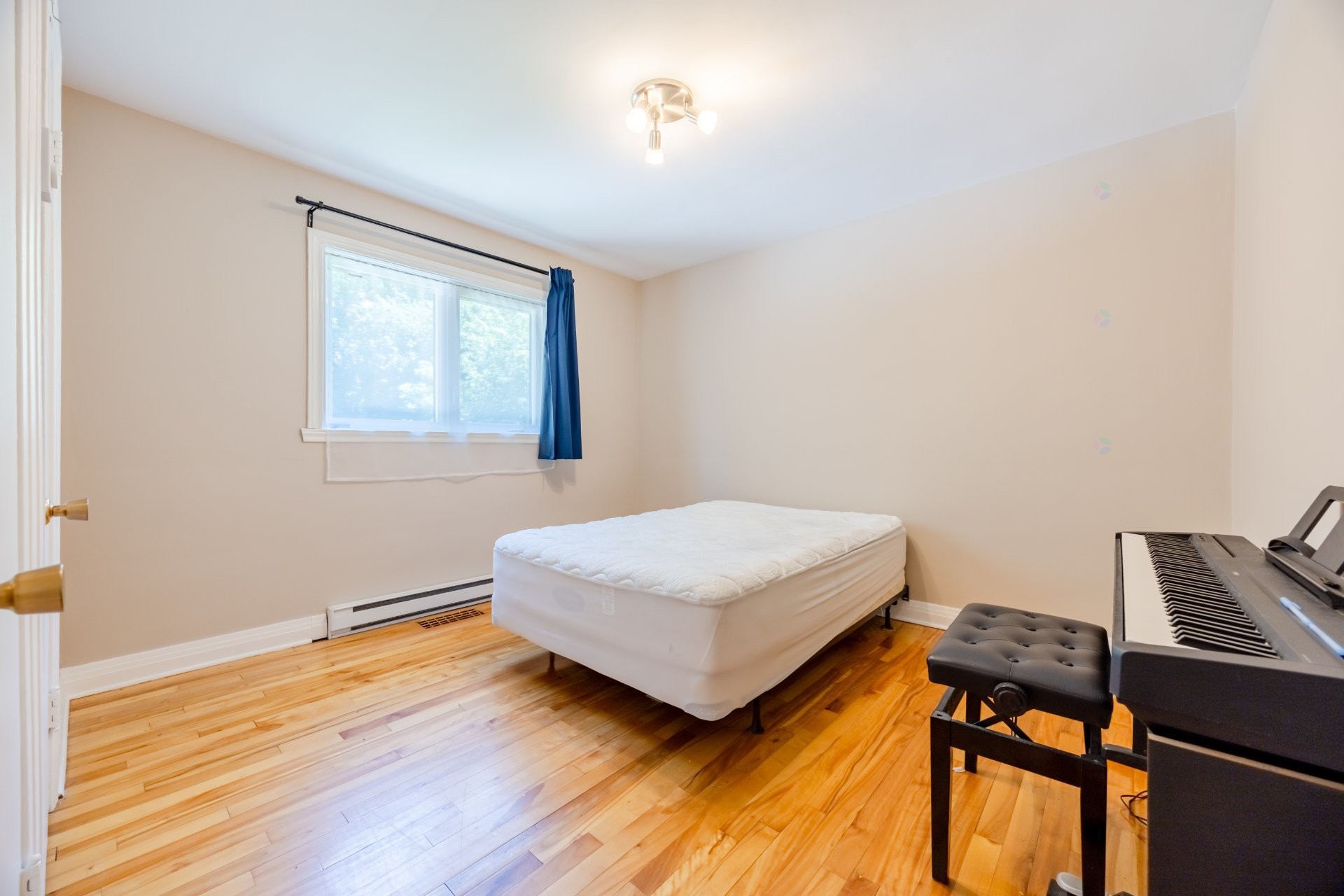 









415


Av. Thorncrest

,
Dorval,




QC
H9S2X9

