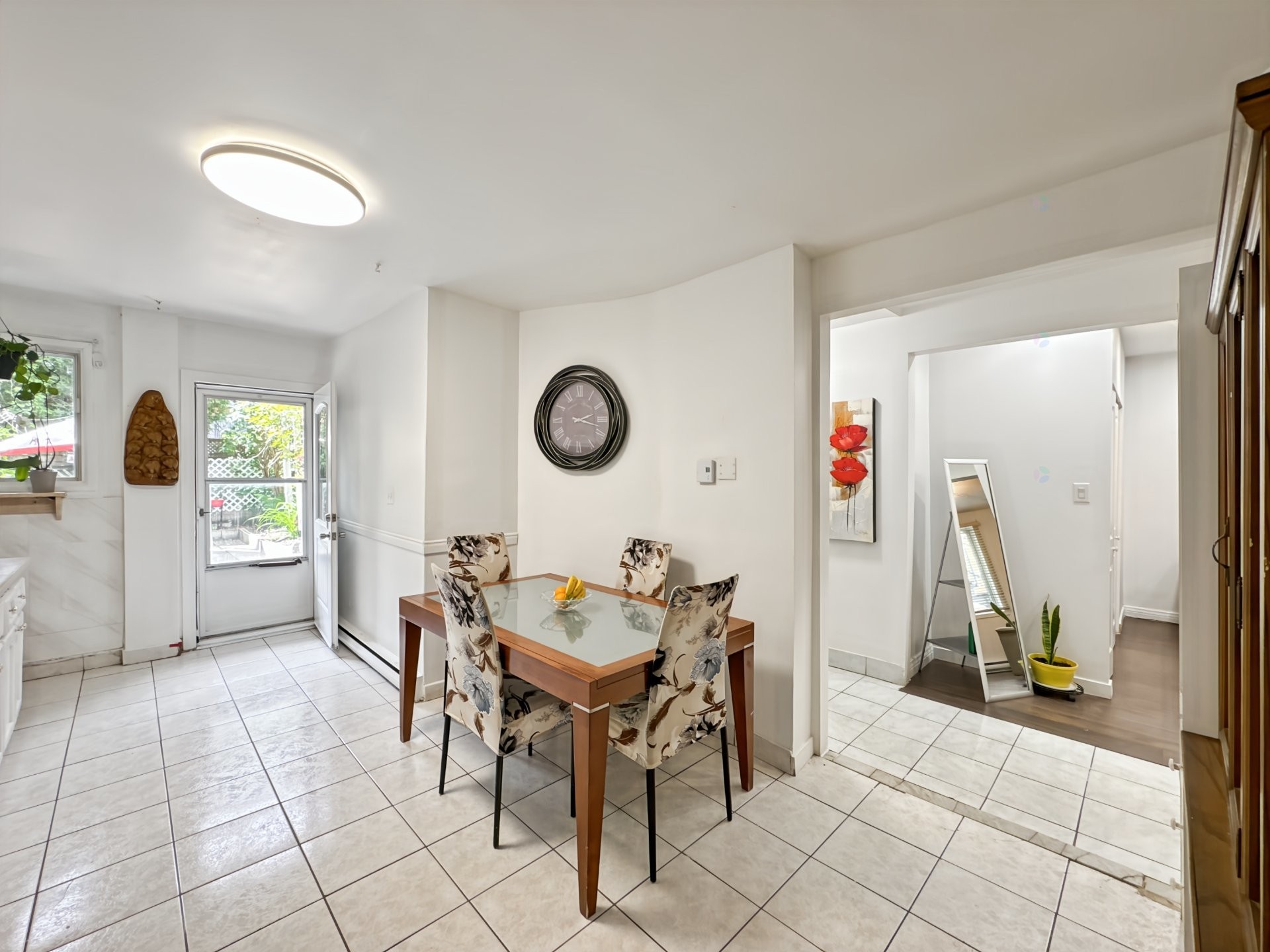 









6610

 - 6614


Av. Henri-Julien

,
Montréal (Rosemont/La Petite-Patrie),




QC
H2S2V2

