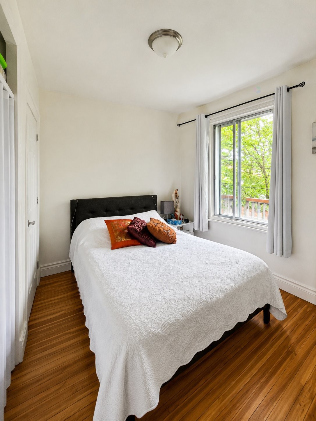 









6610

 - 6614


Av. Henri-Julien

,
Montréal (Rosemont/La Petite-Patrie),




QC
H2S2V2

