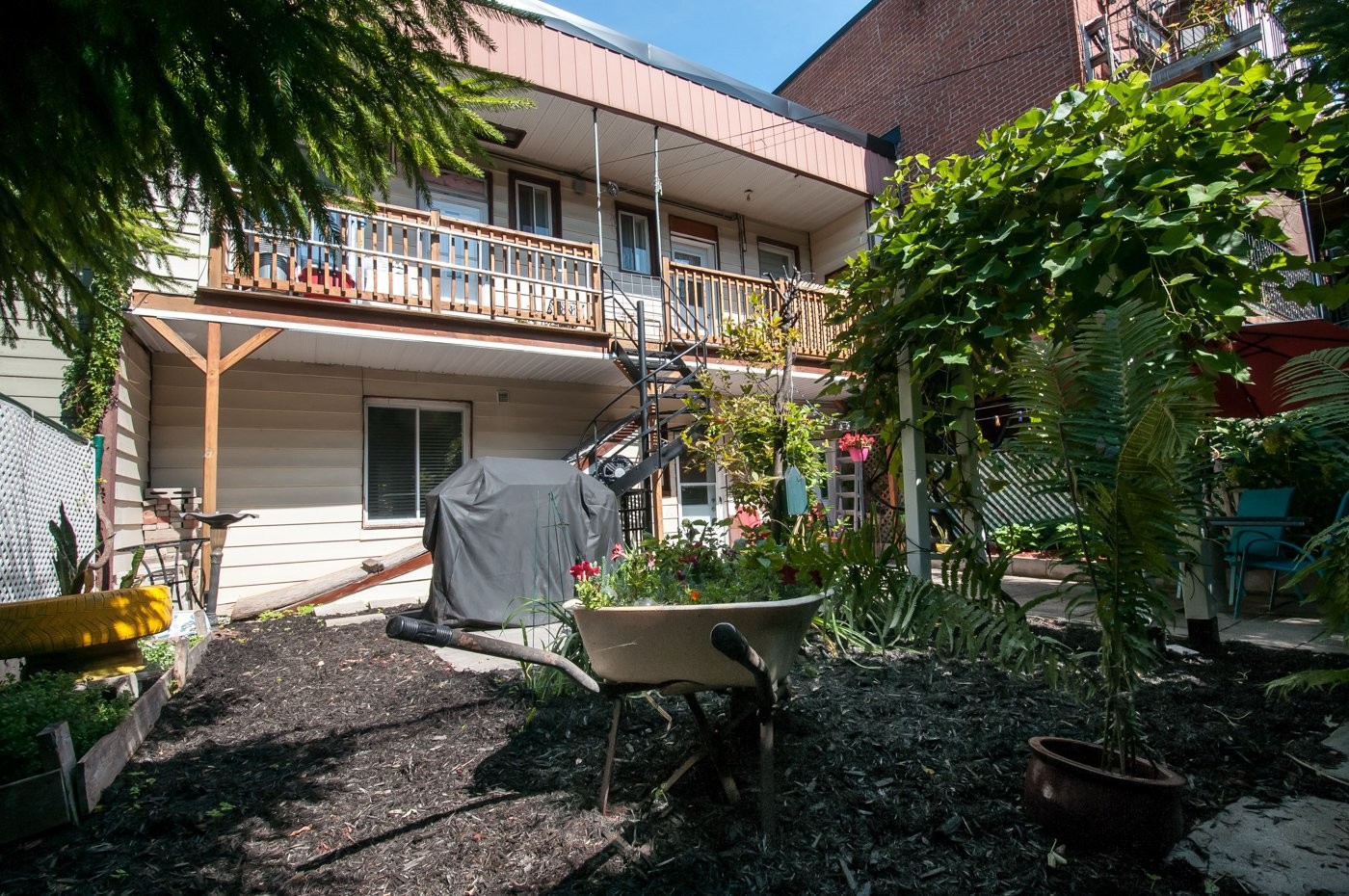 









6610

 - 6614


Av. Henri-Julien

,
Montréal (Rosemont/La Petite-Patrie),




QC
H2S2V2

