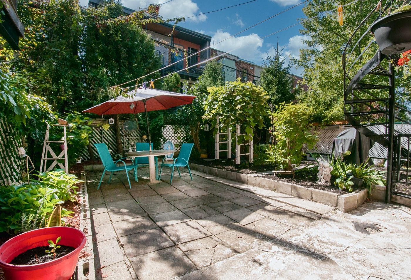 









6610

 - 6614


Av. Henri-Julien

,
Montréal (Rosemont/La Petite-Patrie),




QC
H2S2V2

