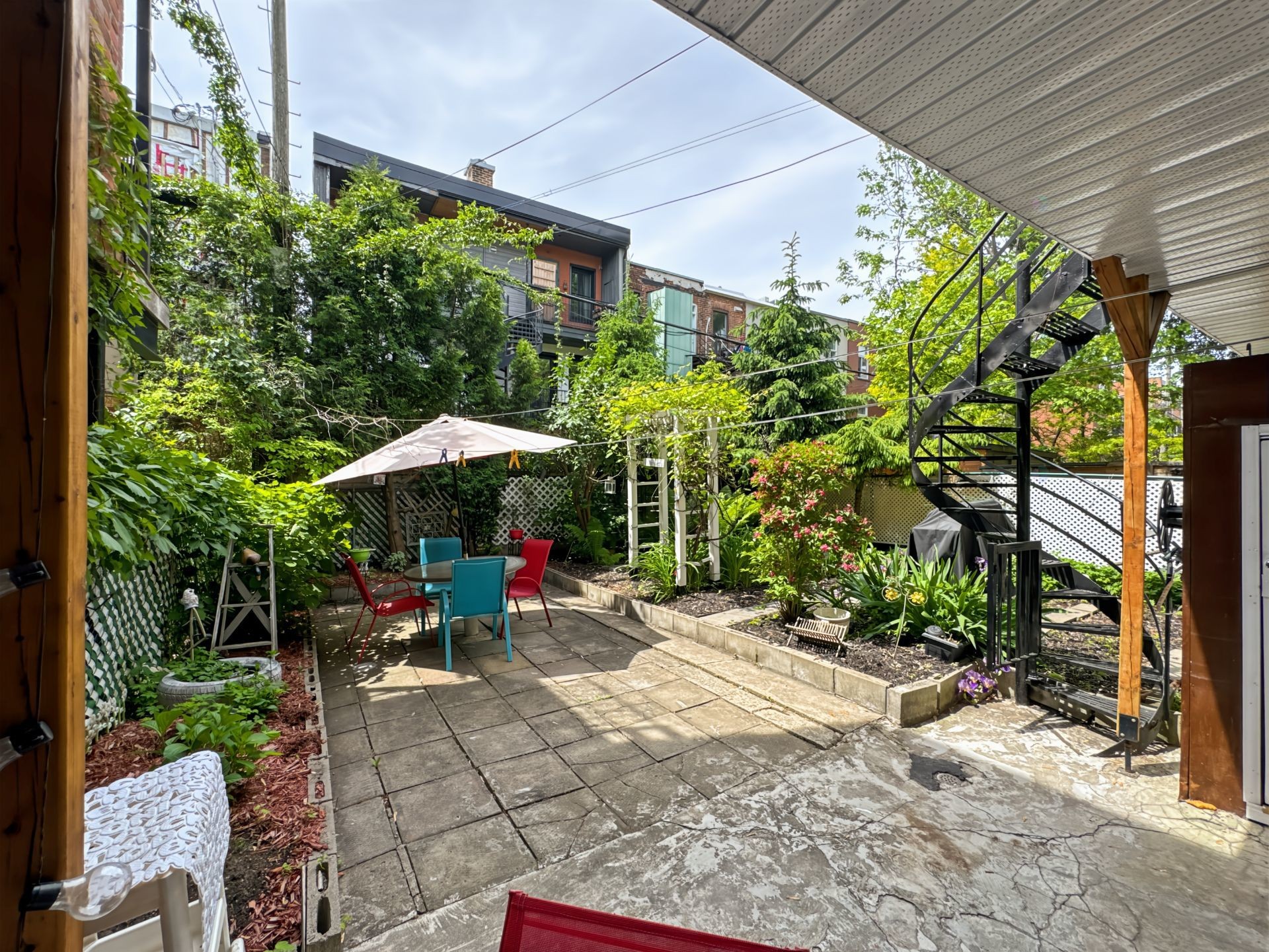 









6610

 - 6614


Av. Henri-Julien

,
Montréal (Rosemont/La Petite-Patrie),




QC
H2S2V2

