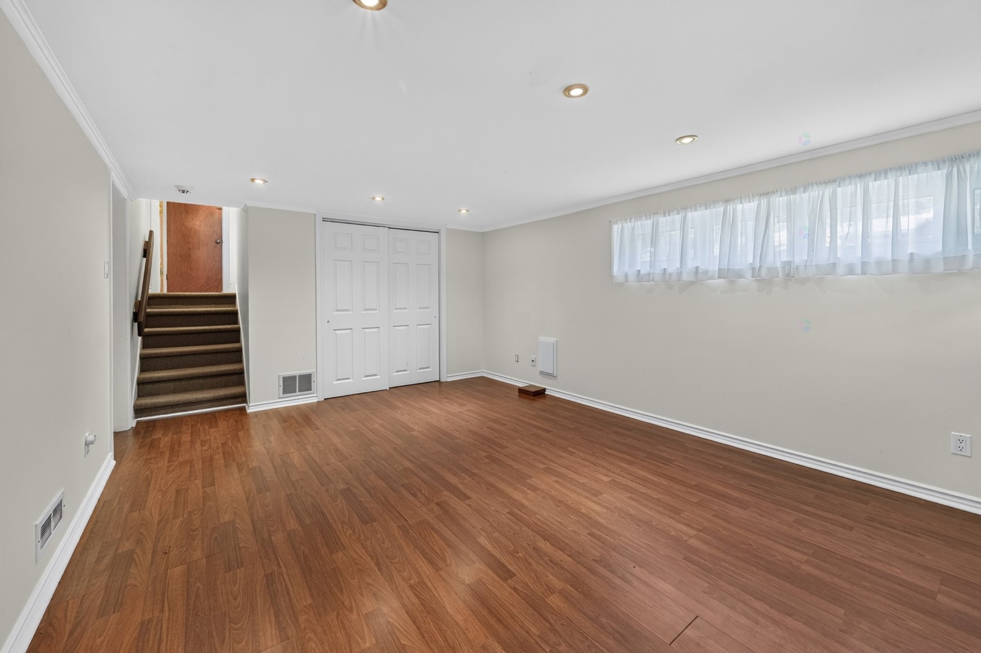 









10427


Rue Belmont

,
Montréal (Pierrefonds-Roxboro),




QC
H8Y2J1

