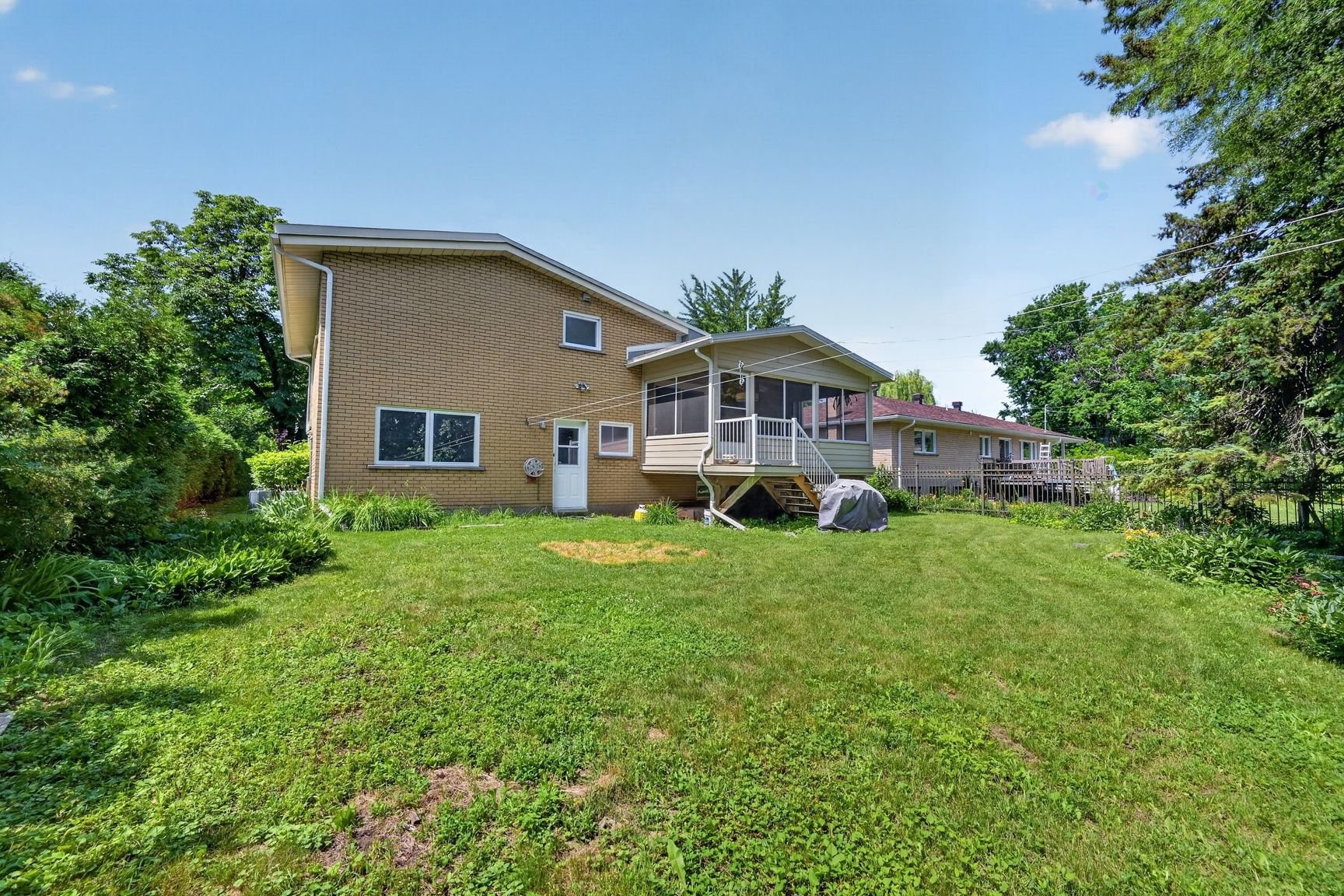 









10427


Rue Belmont

,
Montréal (Pierrefonds-Roxboro),




QC
H8Y2J1

