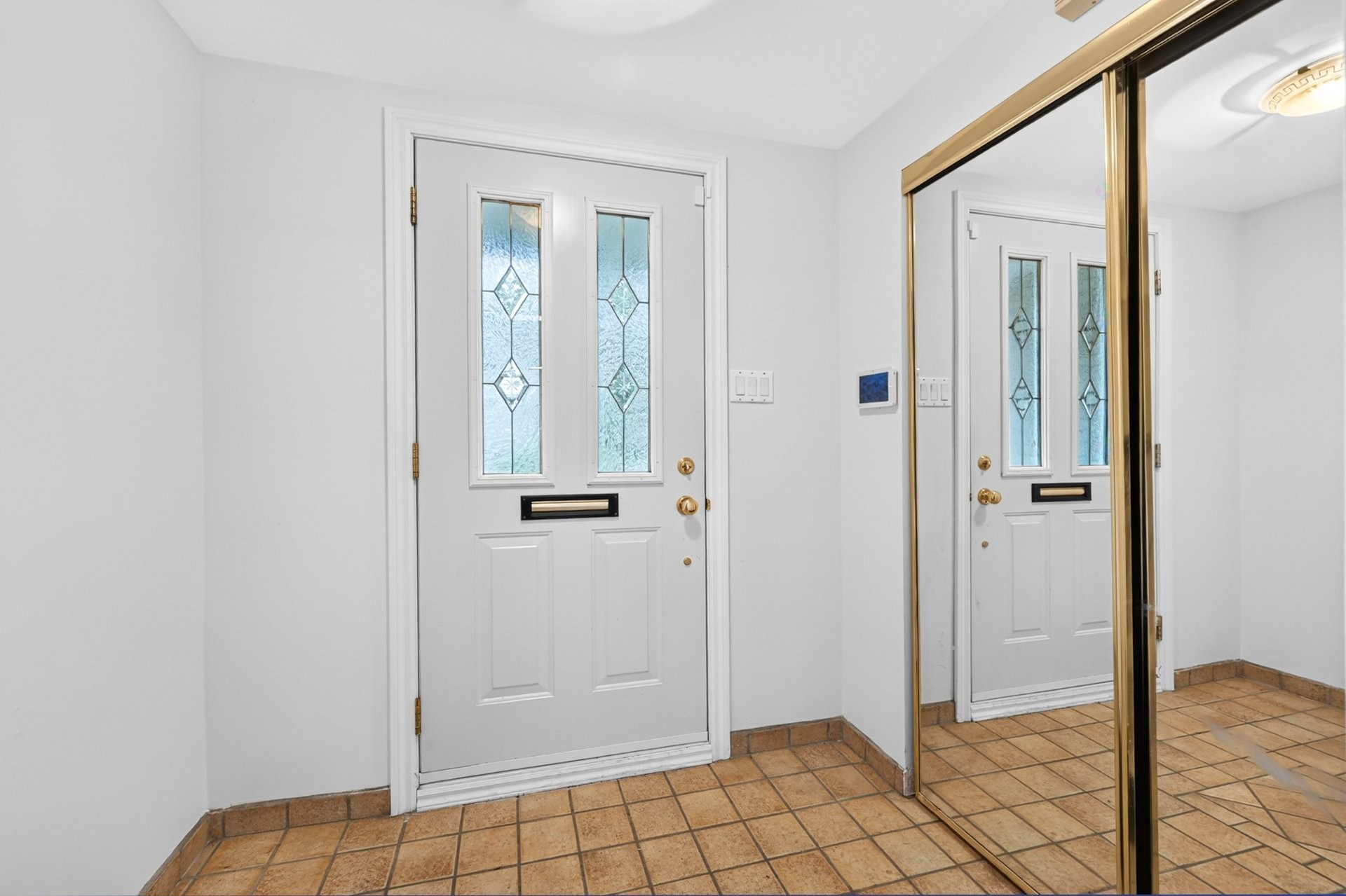 









10427


Rue Belmont

,
Montréal (Pierrefonds-Roxboro),




QC
H8Y2J1

