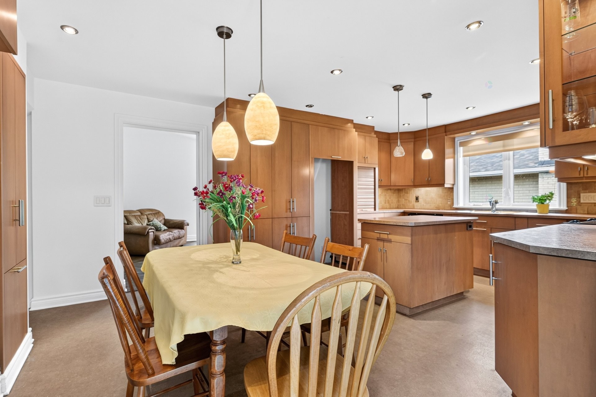 









10427


Rue Belmont

,
Montréal (Pierrefonds-Roxboro),




QC
H8Y2J1

