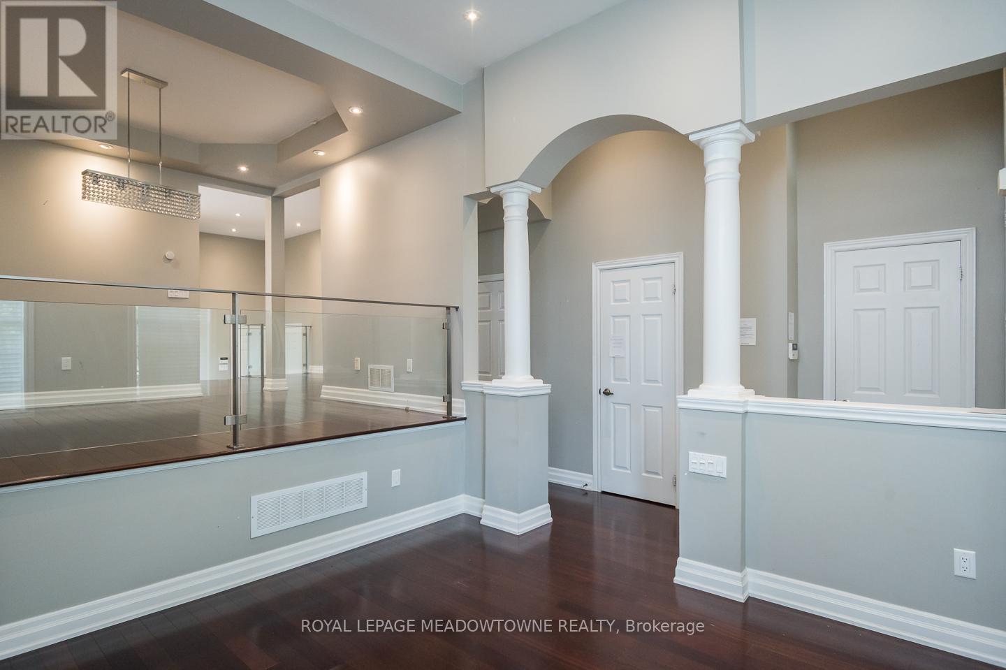 












3486 EGLINTON AVENUE W

,
Mississauga,




Ontario
L5M7P4

