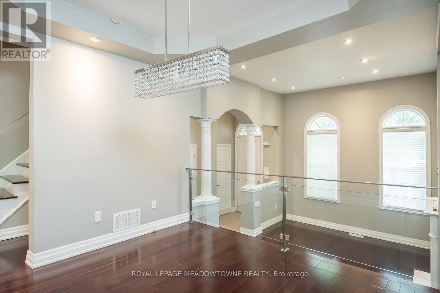 












3486 EGLINTON AVENUE W

,
Mississauga,




Ontario
L5M7P4

