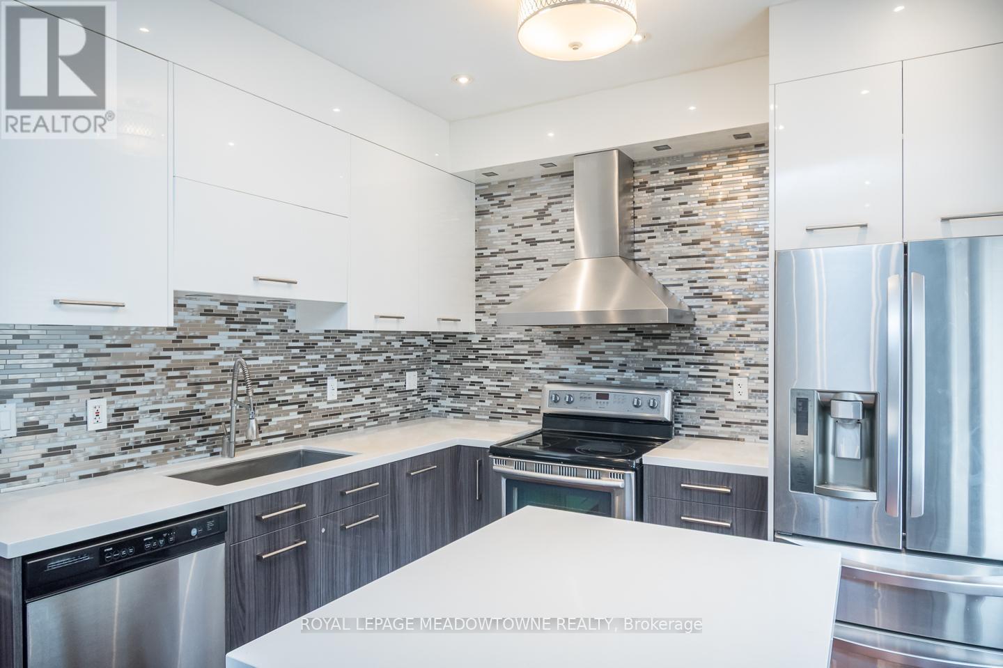 












3486 EGLINTON AVENUE W

,
Mississauga,




Ontario
L5M7P4

