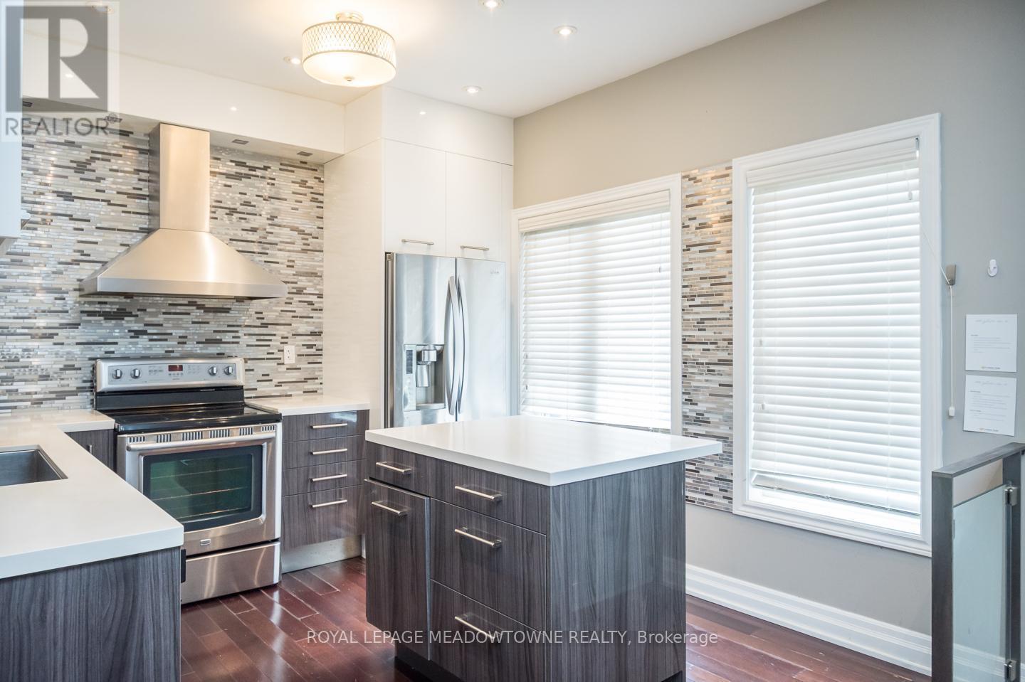 












3486 EGLINTON AVENUE W

,
Mississauga,




Ontario
L5M7P4

