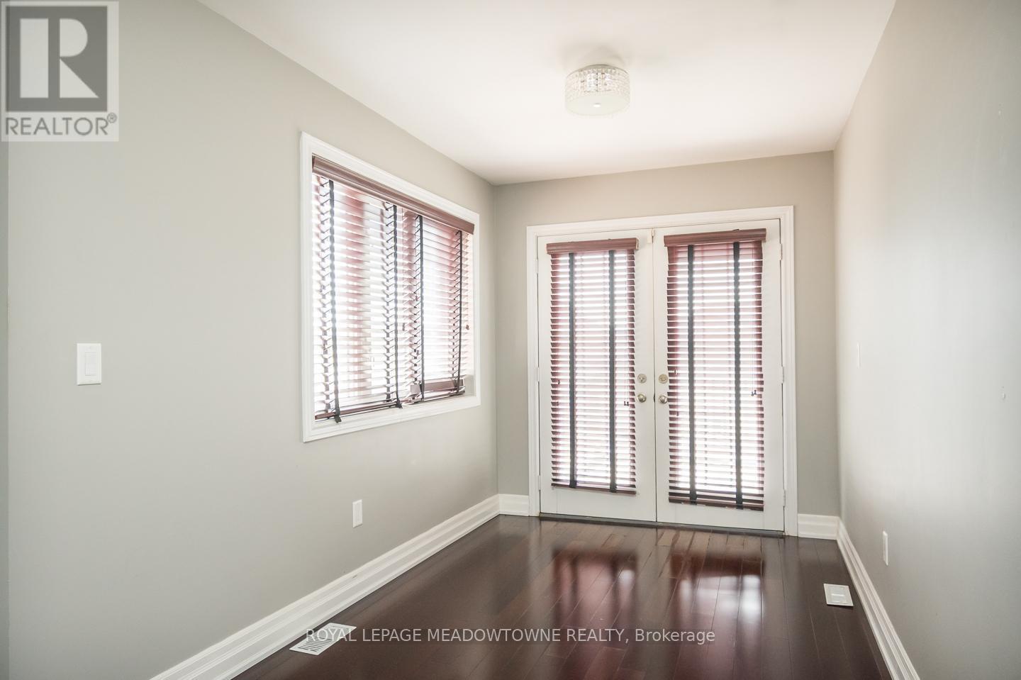 












3486 EGLINTON AVENUE W

,
Mississauga,




Ontario
L5M7P4

