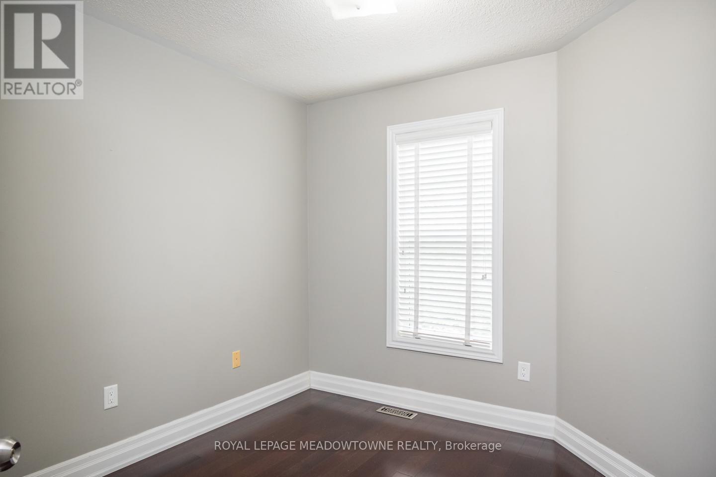












3486 EGLINTON AVENUE W

,
Mississauga,




Ontario
L5M7P4


