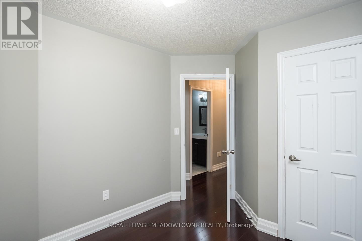 












3486 EGLINTON AVENUE W

,
Mississauga,




Ontario
L5M7P4

