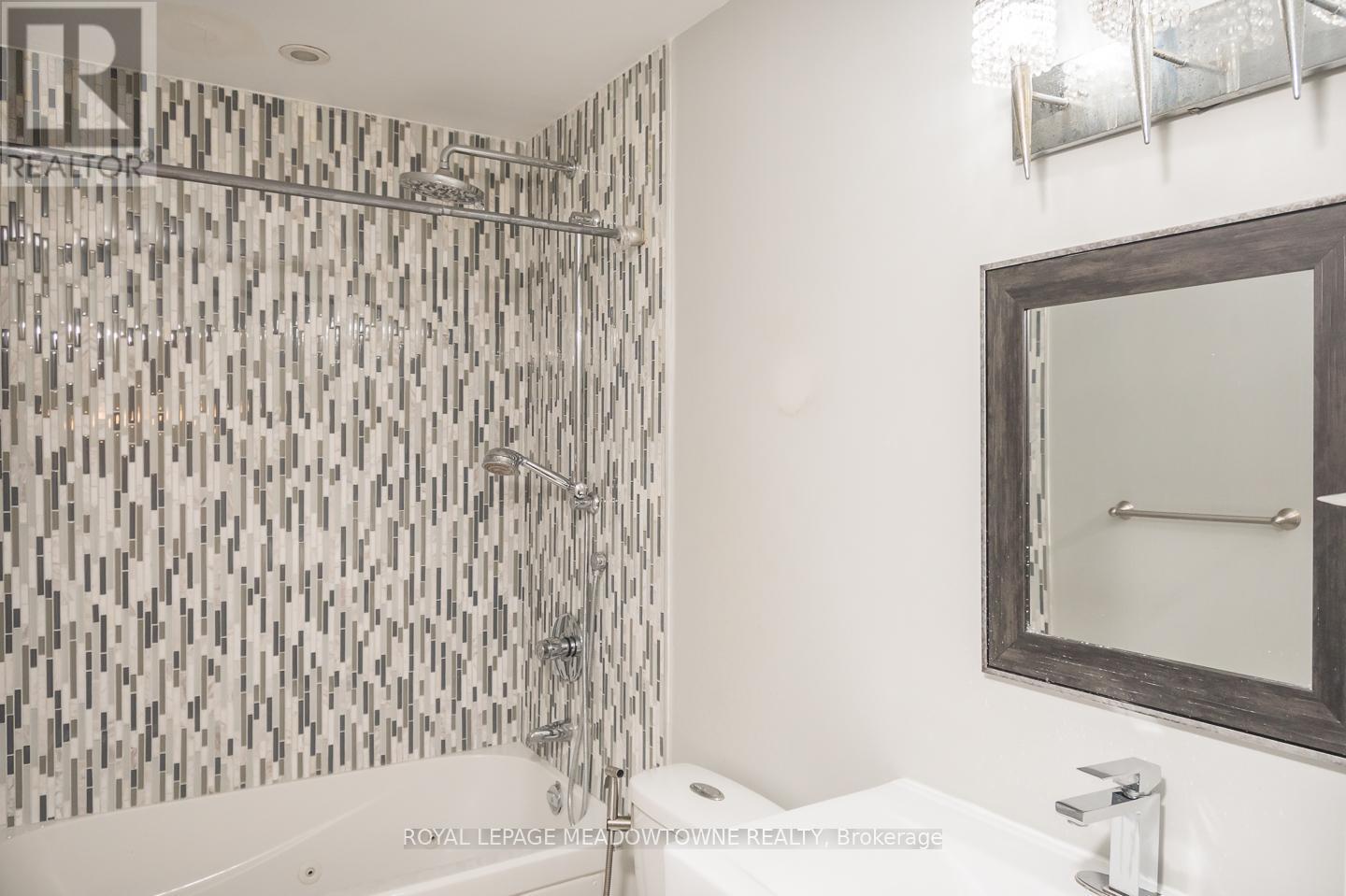 












3486 EGLINTON AVENUE W

,
Mississauga,




Ontario
L5M7P4

