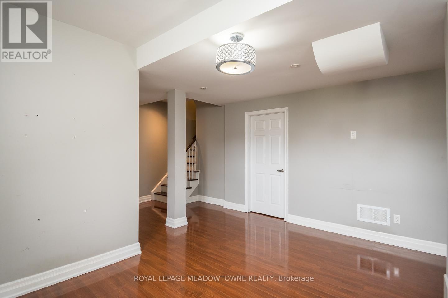 












3486 EGLINTON AVENUE W

,
Mississauga,




Ontario
L5M7P4

